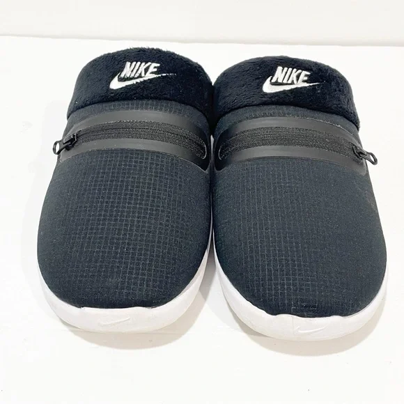 Nike WMS Size 7 Burrow NA Slippers Slip On Fleece Black White Oreo DJ313-001 - Picture 2 of 6